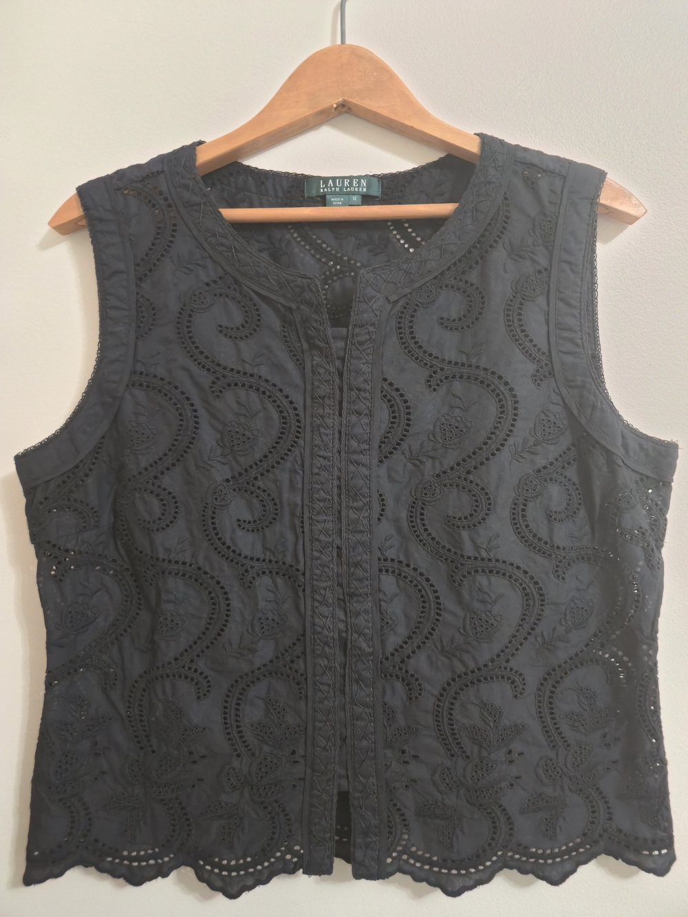 Lauren Ralph Lauren Women's Black Floral Eyelet Embroidered Button Vest 12
